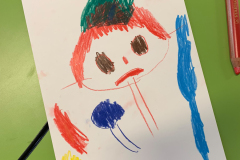 Feuerwehrfrau-mit-Helm